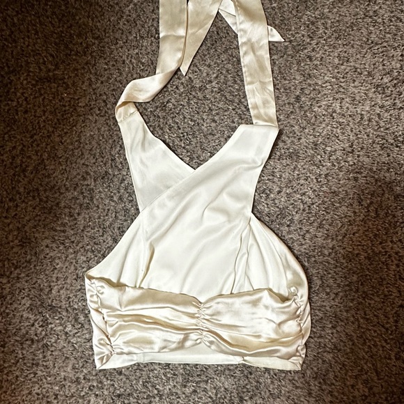 Beautiful satin halter crop top - Picture 7 of 7